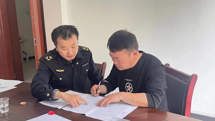 人员严格按照燃气安全管理的相关法规和标准,对燃气经营户的储气设施
