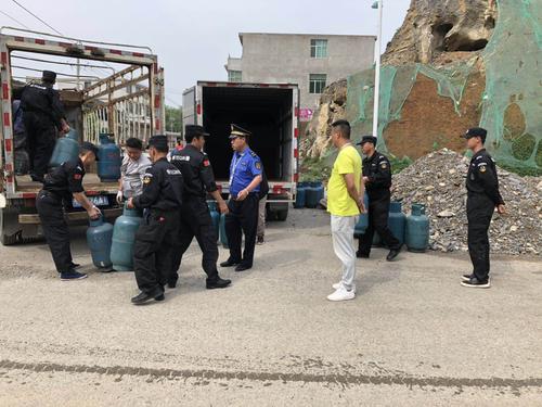 西秀区城管局重拳打击燃气经营黑窝点营造安全祥和好环境